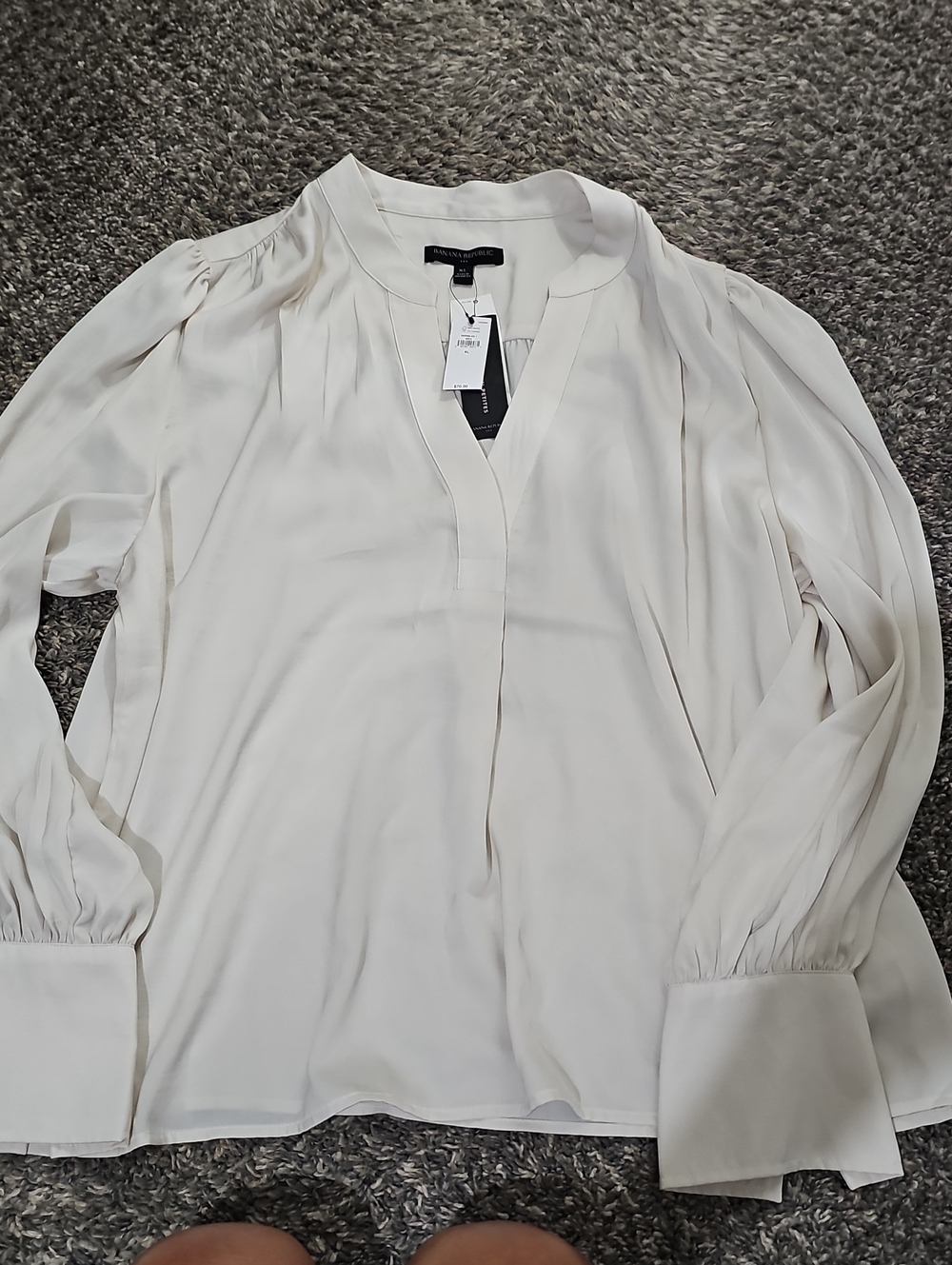 NWT!! Banana Republic Cream Long-Sleeve V-Neck Blouse - Women's Top